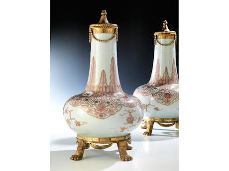 Ein Paar chinesische Vasen mit Louis XVI-Montierung